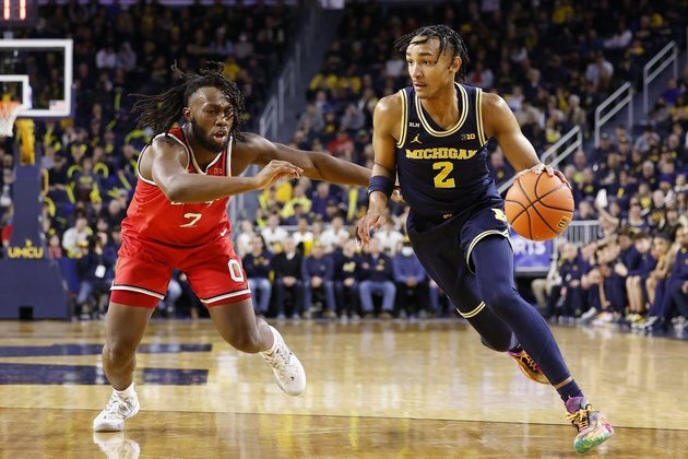 Michigan's Hunter Dickinson too much for Ohio State