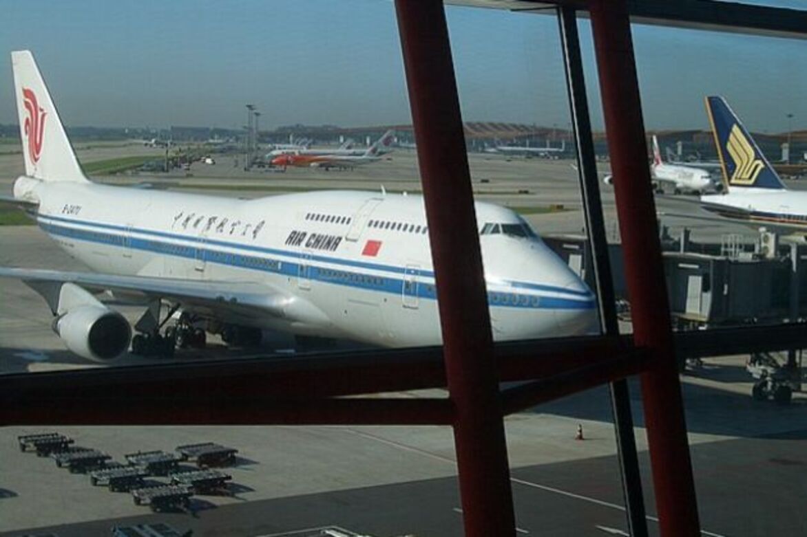 China, North Korea resume air traffic after train services