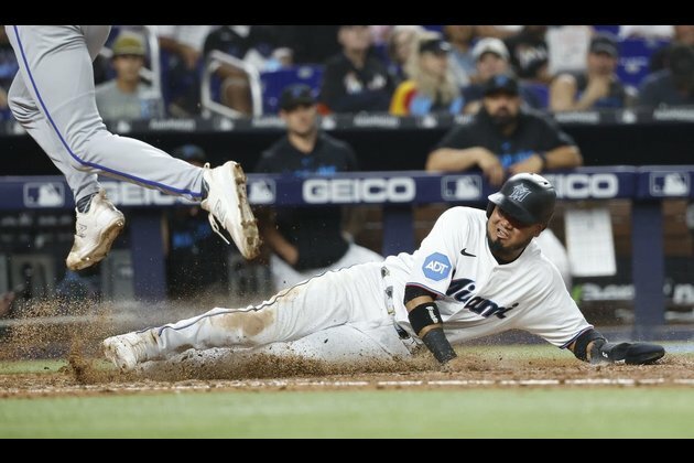 MLB roundup: Luis Arraez breaks .400 as Marlins beat Royals