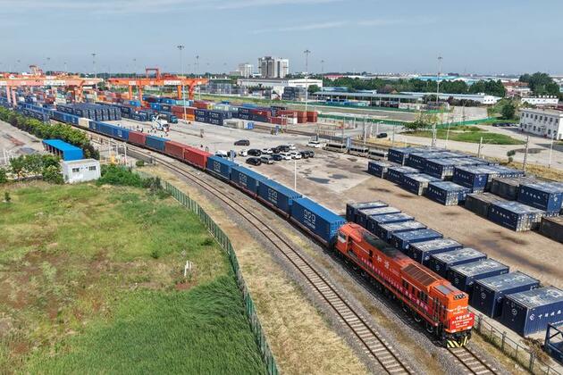 From inland to international: China-Europe freight trains help enterprises expand market reach