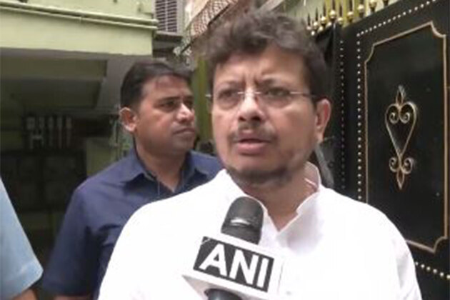 "Haven't spoken to any MPs in seven days," says expelled TMC leader Ritabrata Banerjee