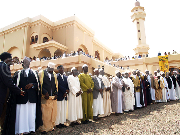 ld ampala ational mosque  pening ufti leads muslimsc 080607