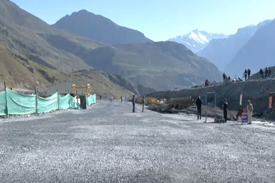 Union Minister Nitin Gadkari to attend breakthrough ceremony of Zojila tunnel today