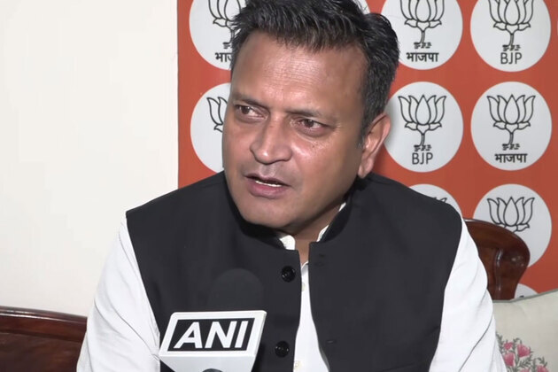 "Exposing herself": BJP slams Mamata Banerjee as TMC moves SC over EC supervisor rules