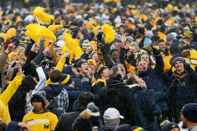 Top 25 roundup: No. 5 Michigan ends futility against No. 2 Ohio St.