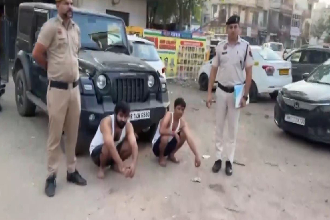 Two arrested in Gurugram for public urination from moving car