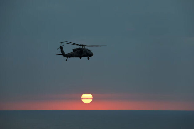 Iranian tribesmen reportedly fire at US helicopters searching for missing crew member