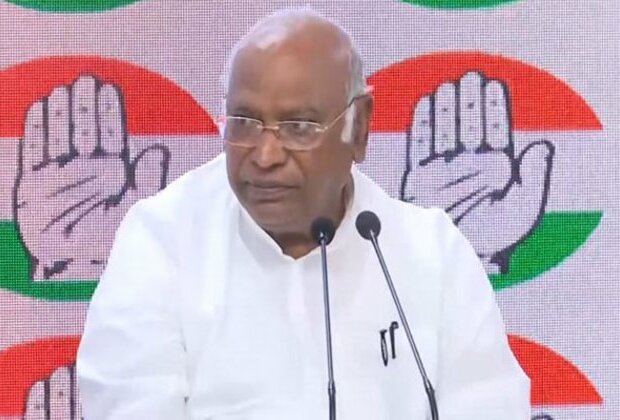 "INDIA bloc must continue, function cohesively both in parliament and outside": Kharge at extended CWC meeting