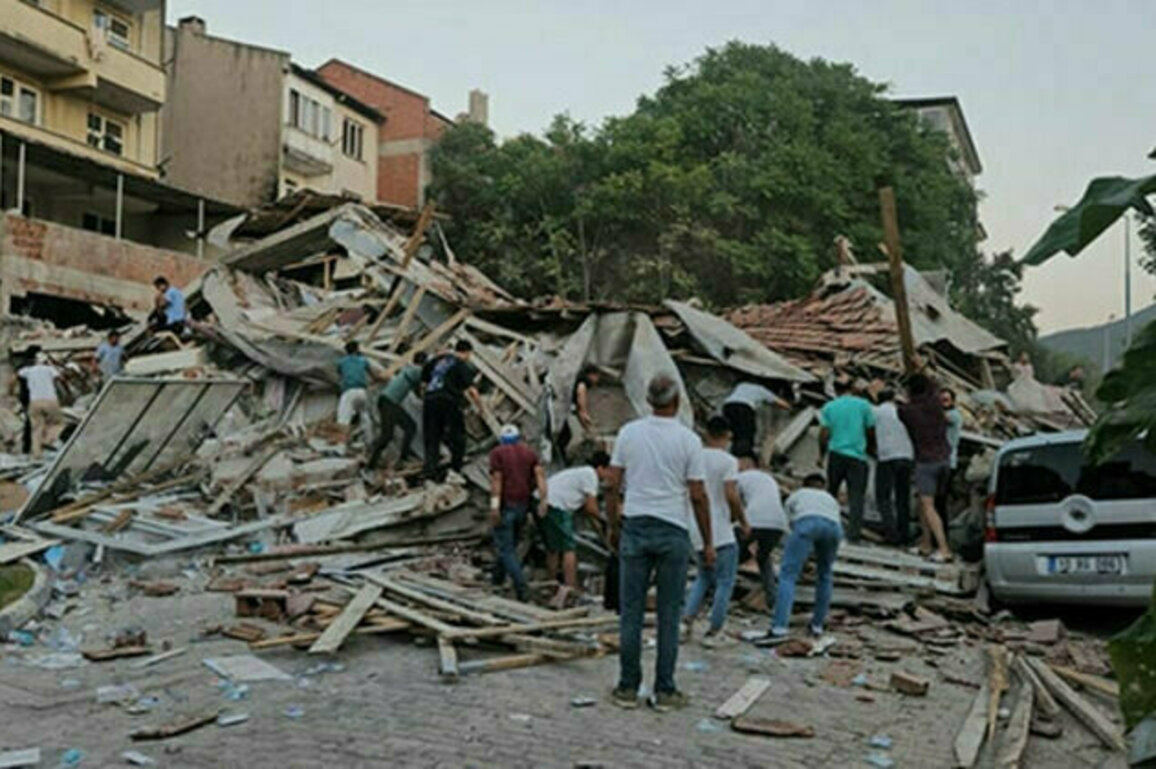 1 dead, 29 wounded following Earthquake in Balkesir, Western Turkey