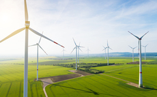 Study: Europe leads $497bn global clean power investment boom, but delivery fears remain