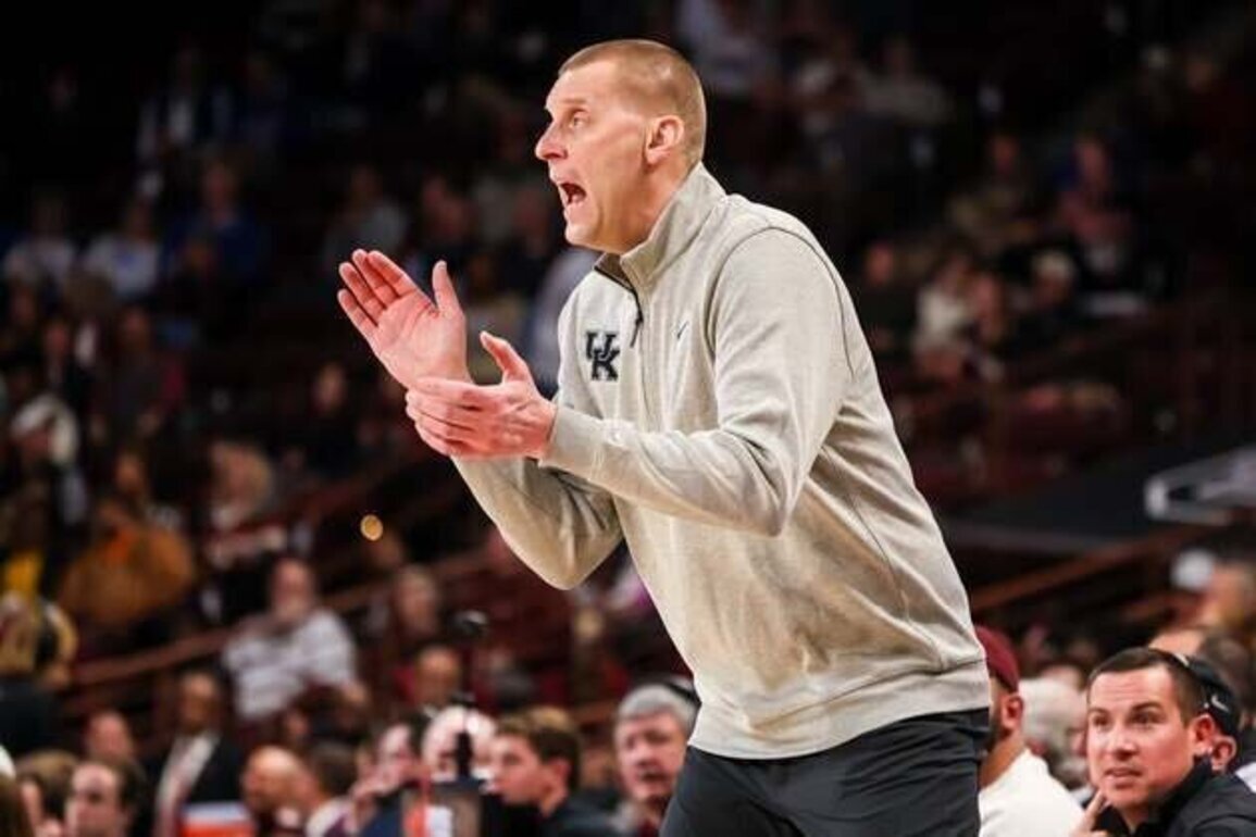 Kentucky, Texas A&M meet with NCAA bubble stakes rising