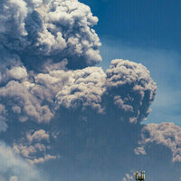 Volcano eruption causes panic in Italy 