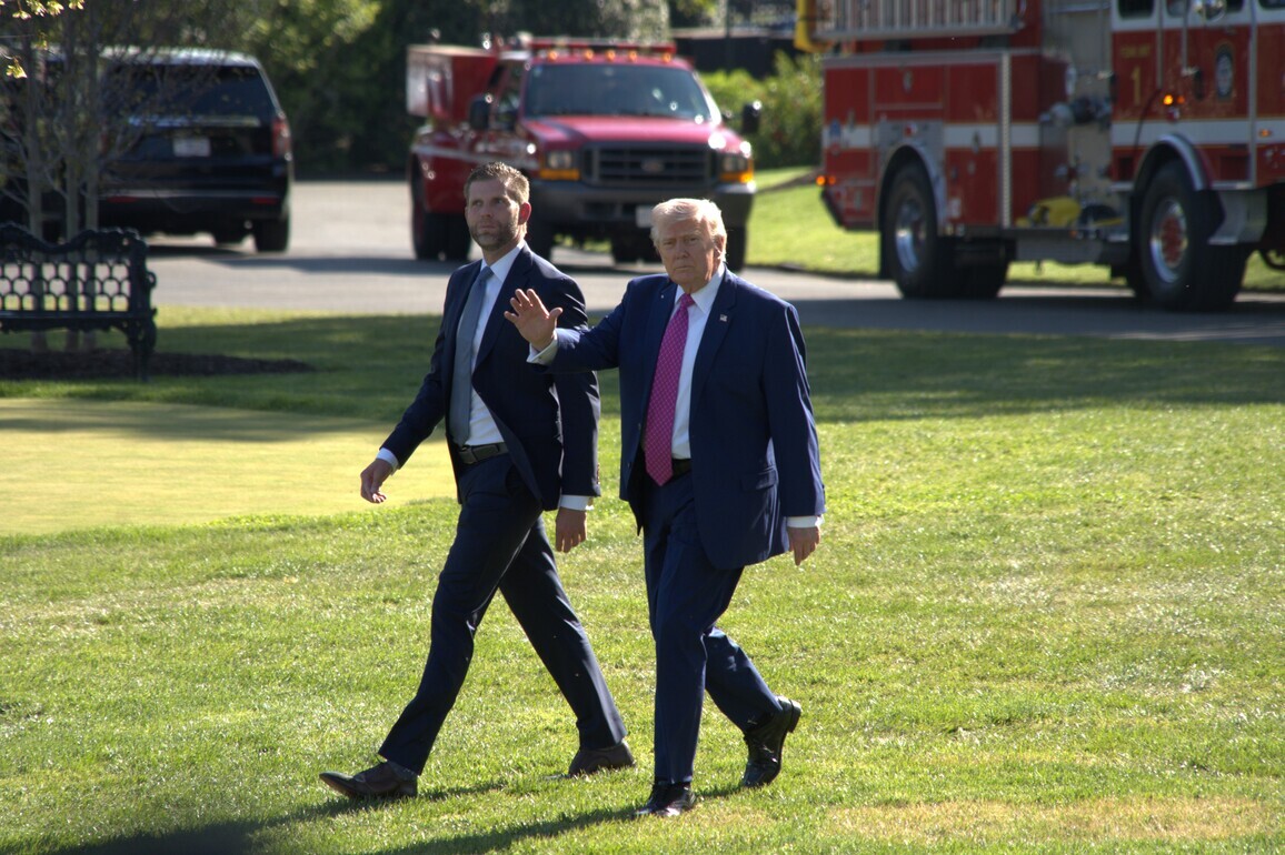 PhotoFlash | Trump threatens Strait of Hormuz to open no matter if Iran cooperates