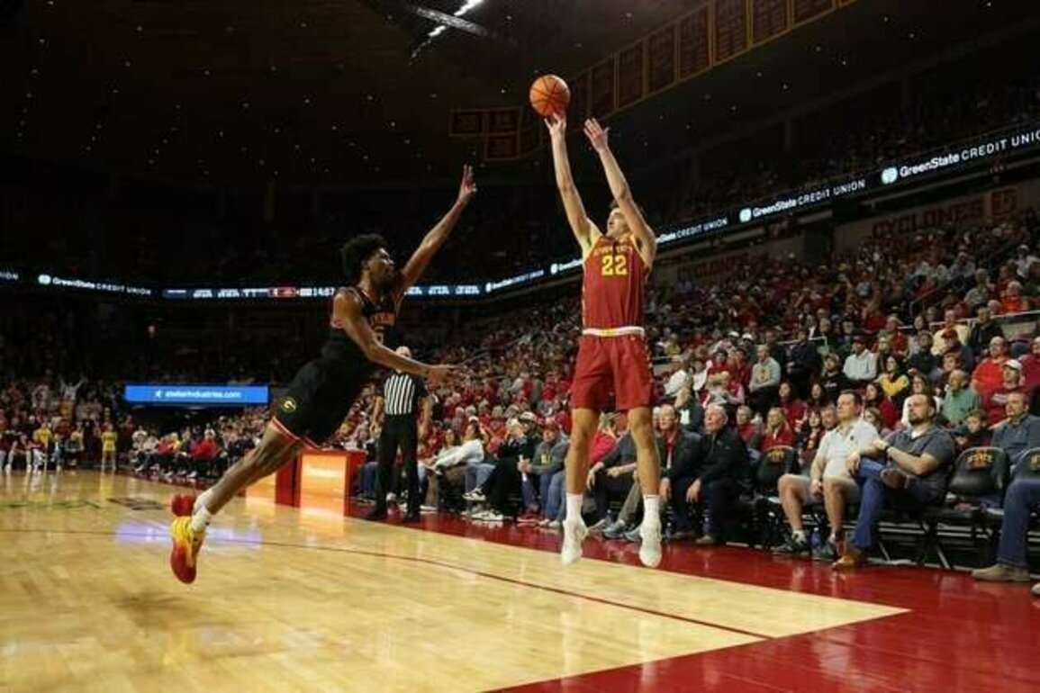Joshua Jefferson puts up 20 as No. 16 Iowa State routs Grambling