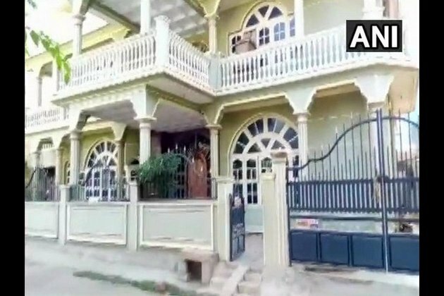 K'taka: I-T raids at premises of Kumarswamy's close aides
