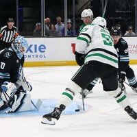 Karel Vejmelka adds to NHL wins lead as Mammoth edge Stars