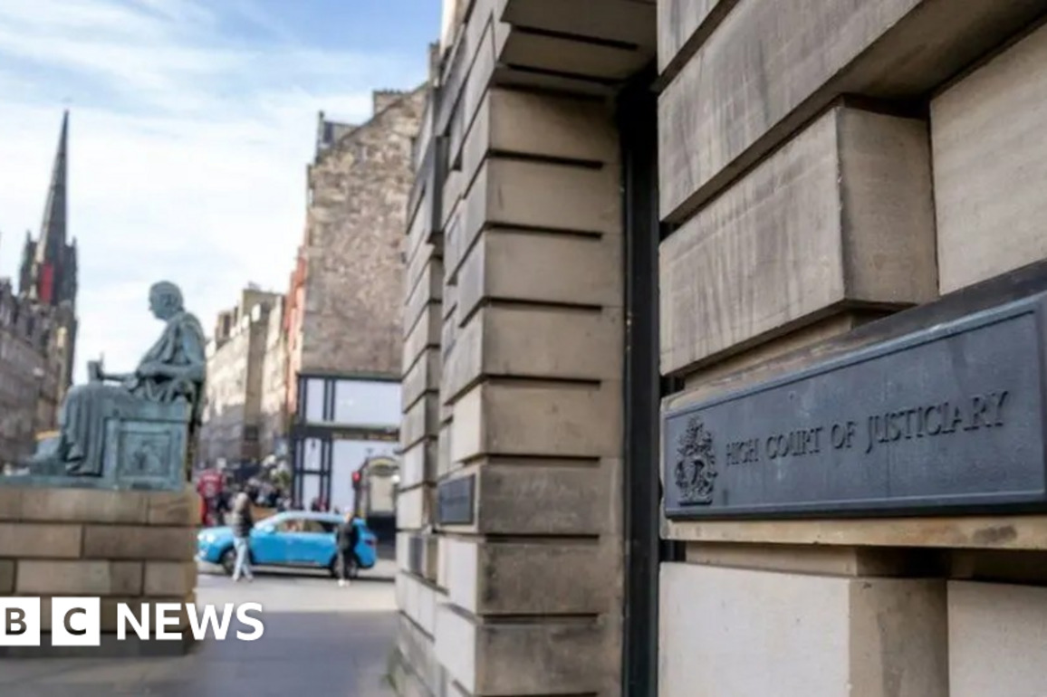 Three men jailed for setting fire to two Rosyth homes