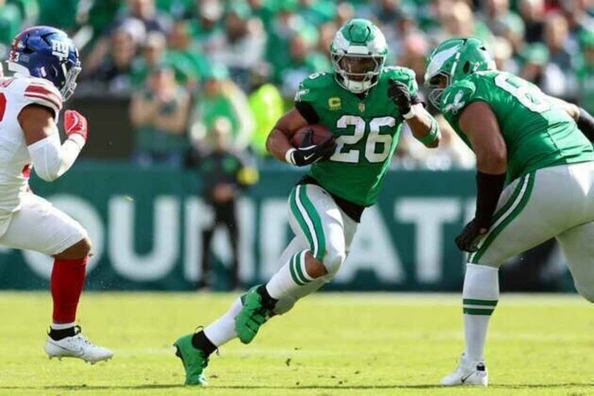 Saquon Barkley's 65-yard TD sparks Eagles' rout of Giants at home