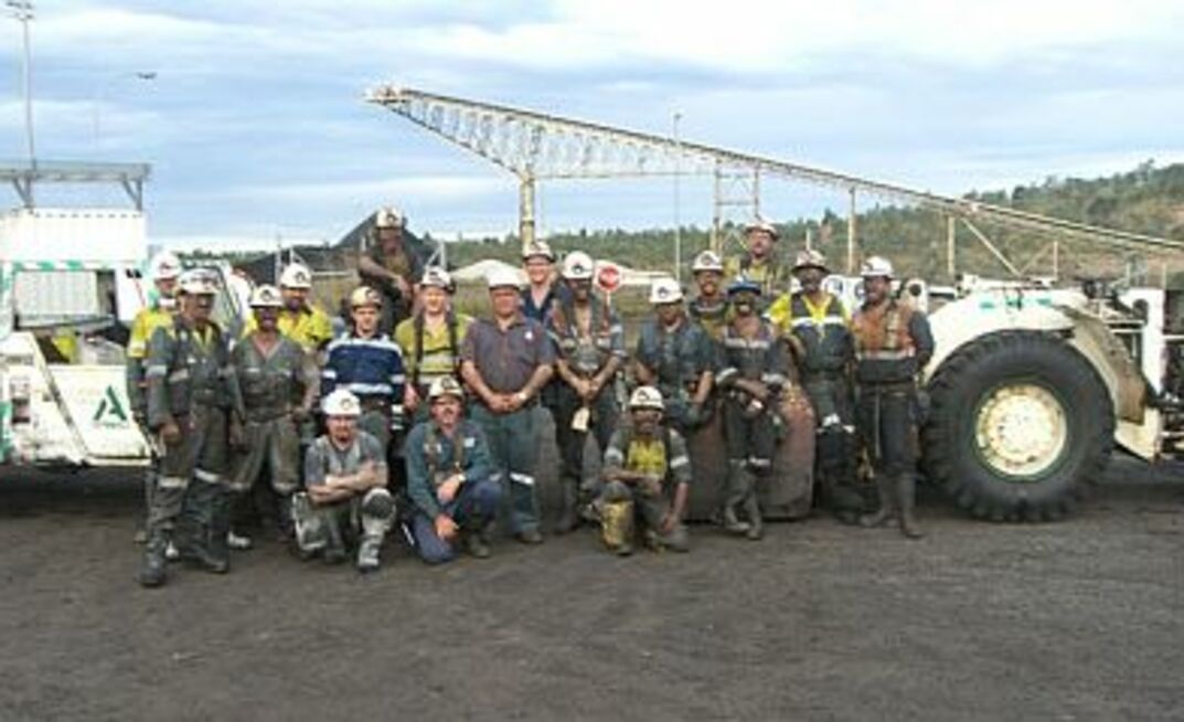 Safety building between mine and contractor