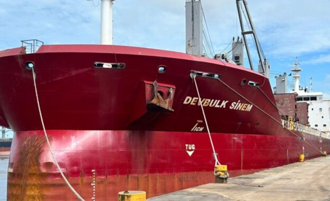  Cargueiro Devbulk Sínem, com bandeira de Porto Rico