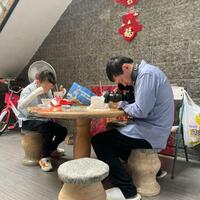 Chinese man with rare skin disease captures stories of other patients via lens