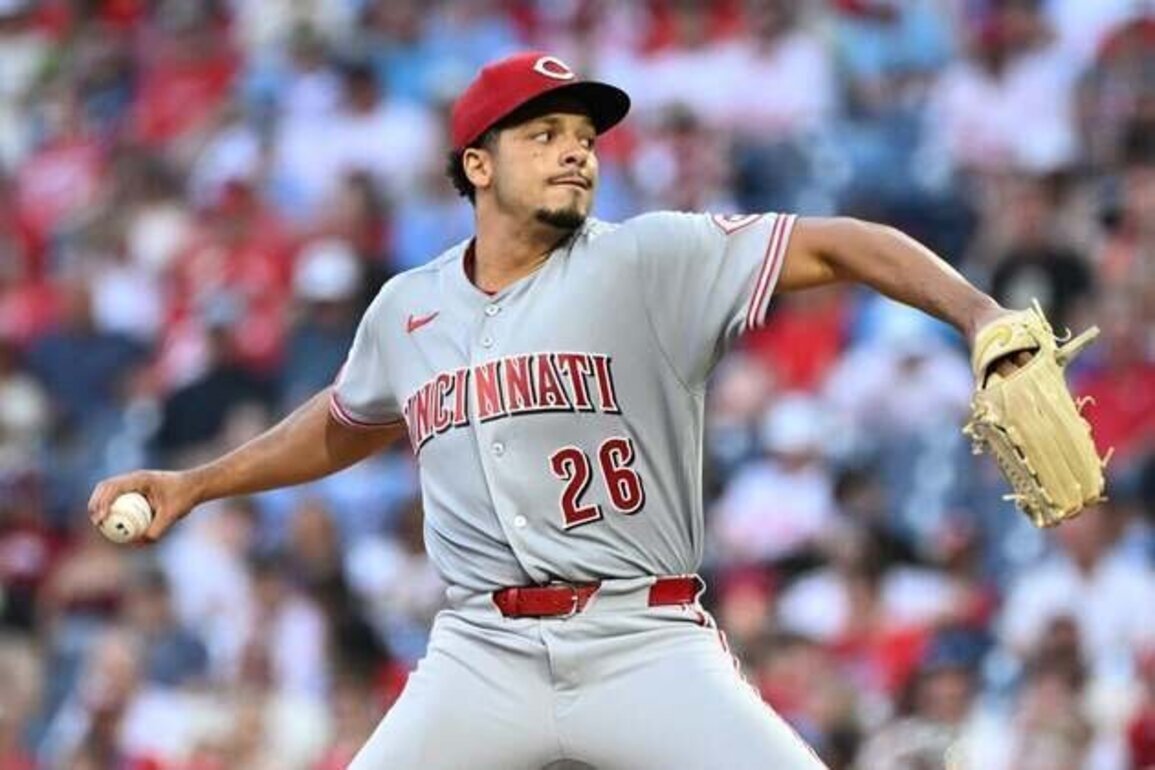 Hot Reds RHP Chase Burns gets his first look at slumping Mets