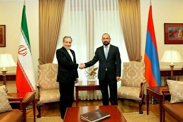 Iran, Armenia Discuss Key Bilateral, Regional Issues in Yerevan