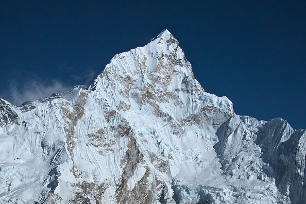 Giant ice tower holds up inaugural climb to Mt. Everest 