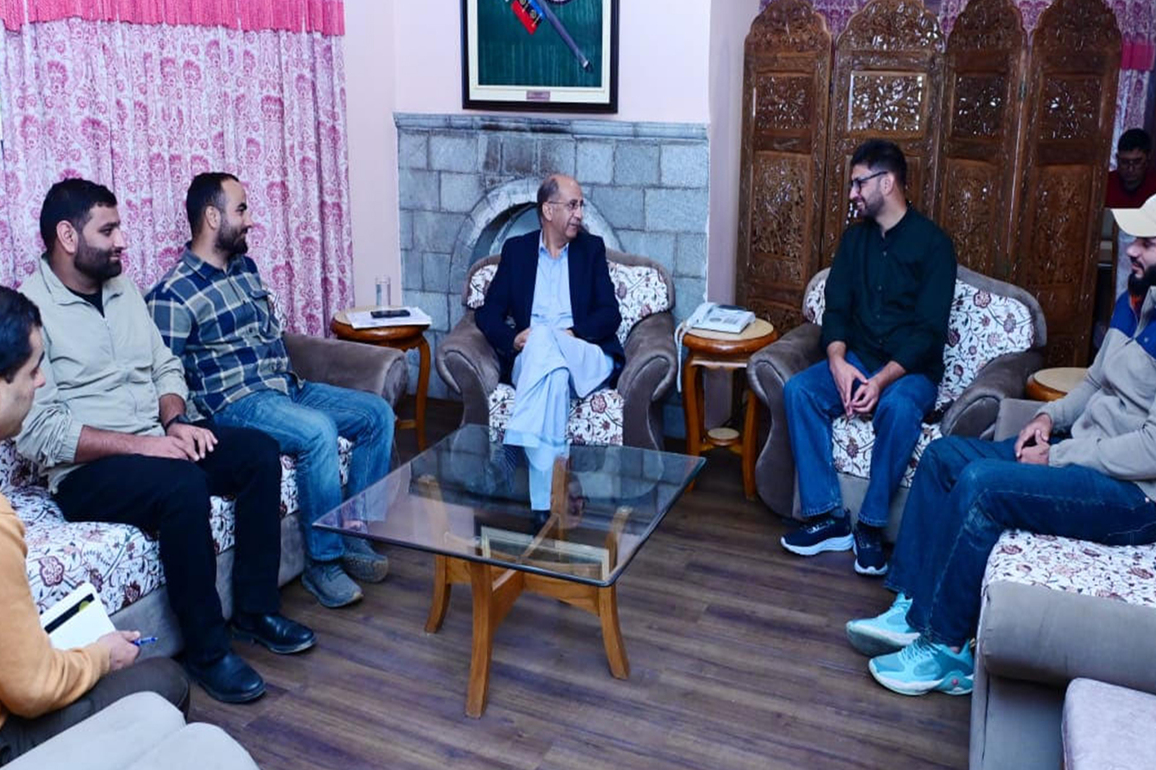 J-K students' association delegation calls on CM's advisor over Jamia Millia hostel crisis