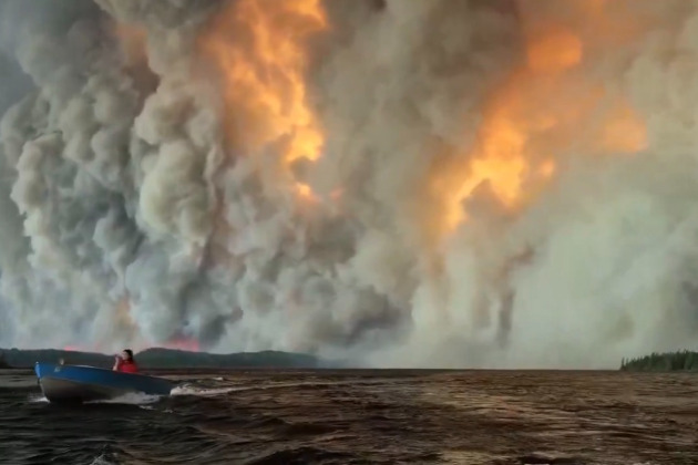Western fires grow in Canada while Ontario blazes continue 