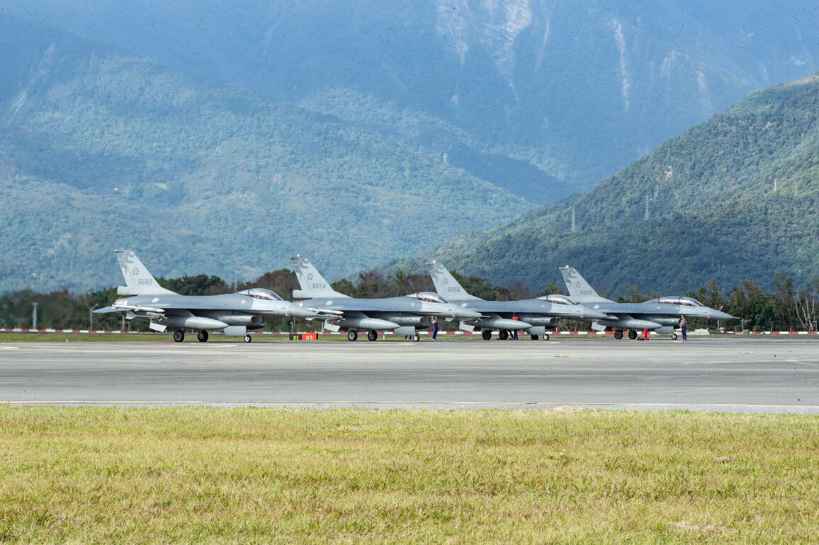Taiwan detects 6 sorties of Chinese military aircraft, 10 vessels around itself