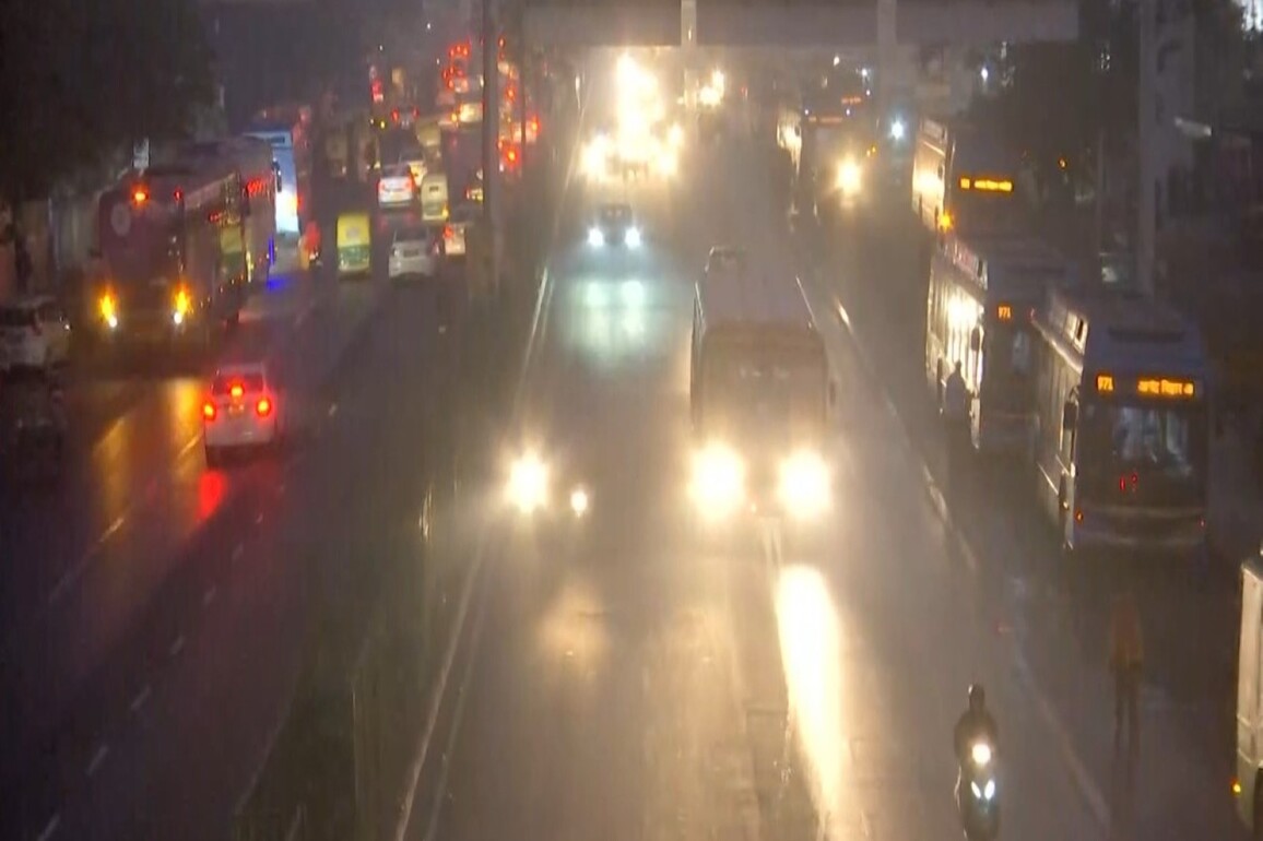 Delhi records AQI level of 384, remains in 'Very Poor' Category