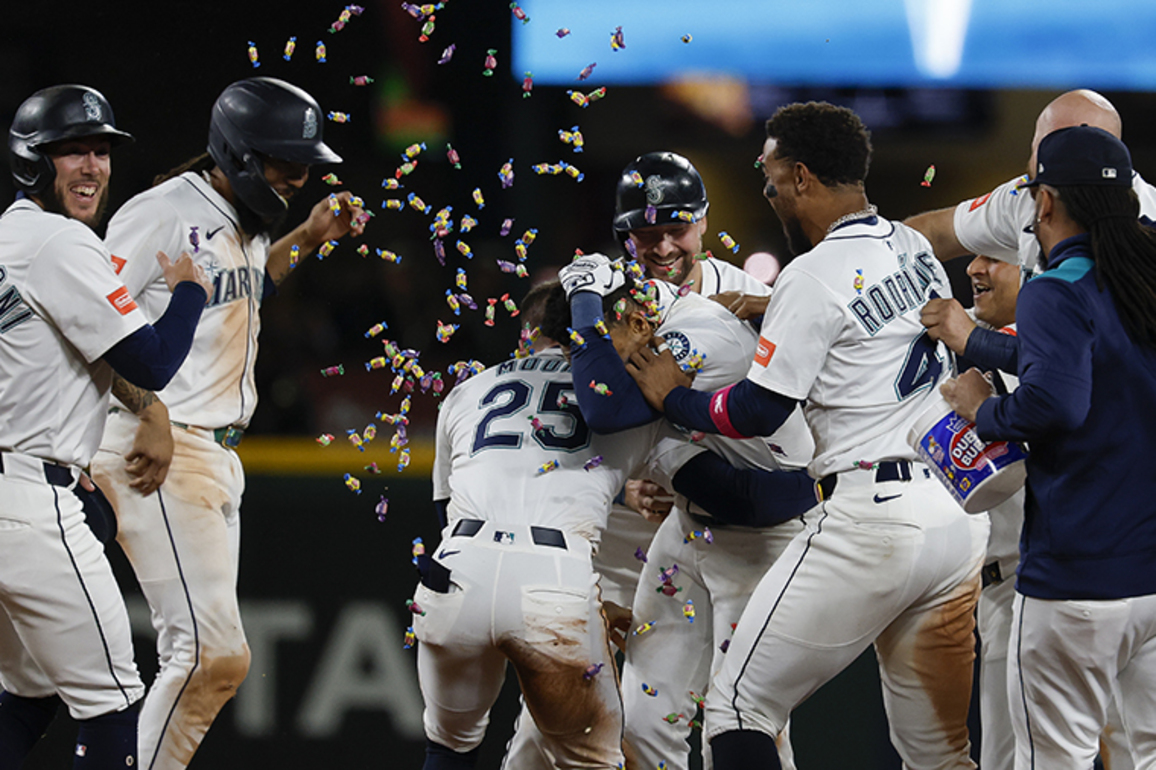Seattle Mariners rally for 4-3 walkoff win over Guardians
