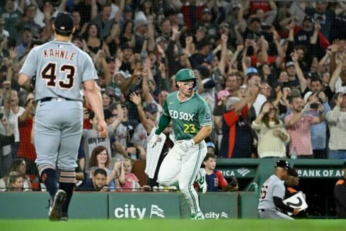 Red Sox in playoffs, while tumbling Tigers look to earn berth