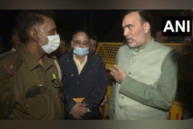 Amid deteriorating air quality Delhi ministers hit the road for implementation of anti-pollution measures