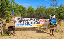 Indígenas ocupam fazendaem MG para protestar contra extração de lítio