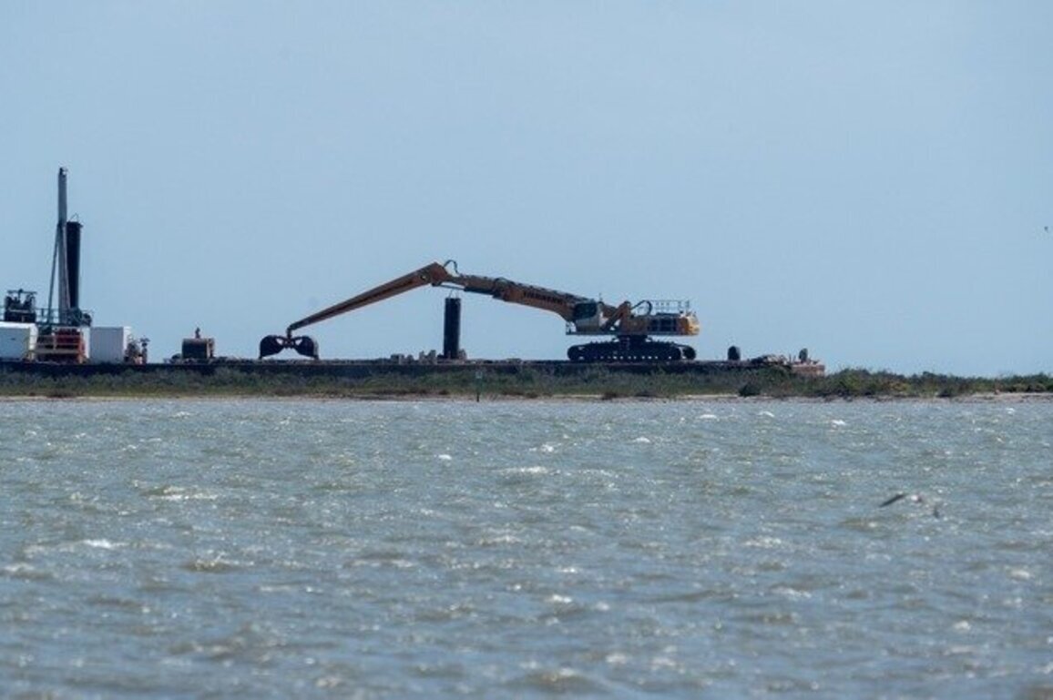 Oil companies plan to store CO2 along TX coast 