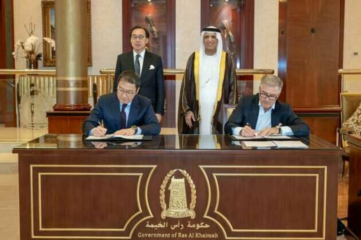 Saud bin Saqr witnesses signing of extension agreement between RAK Ports & Hutchison Port Holdings