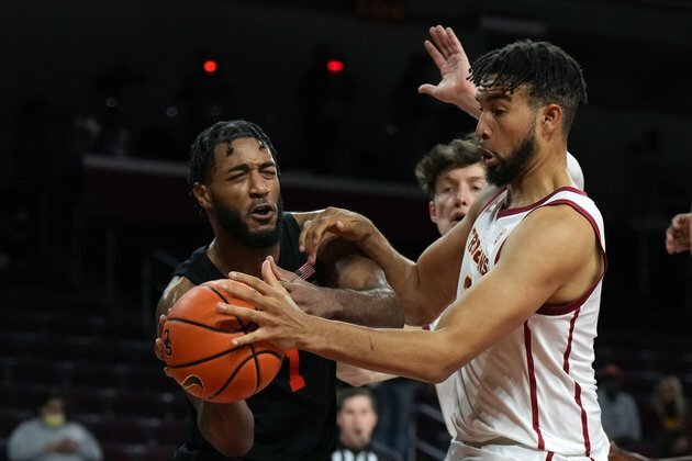 No. 5 USC needs late push to beat Oregon State