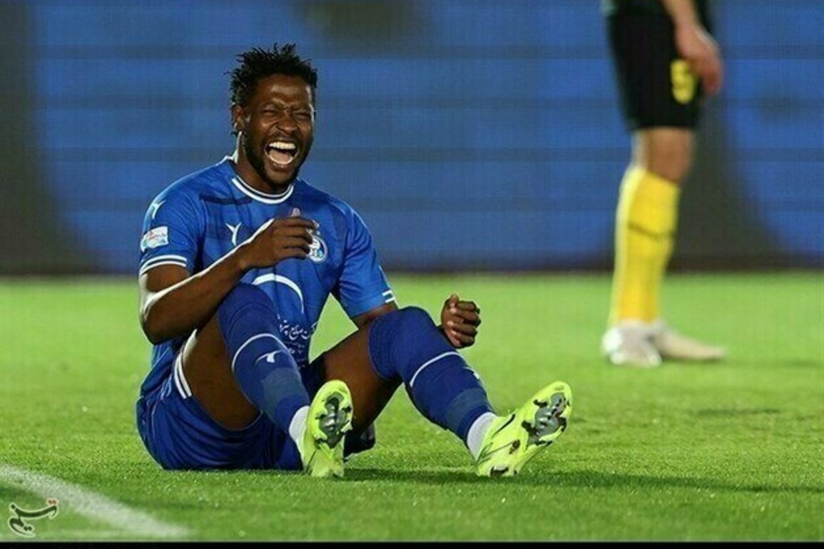 Esteghlal Not to Extend Masoud Jumas Deal