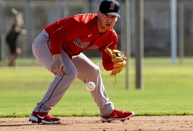 Boston's new addition Alex Bregman not sparring over 3B job