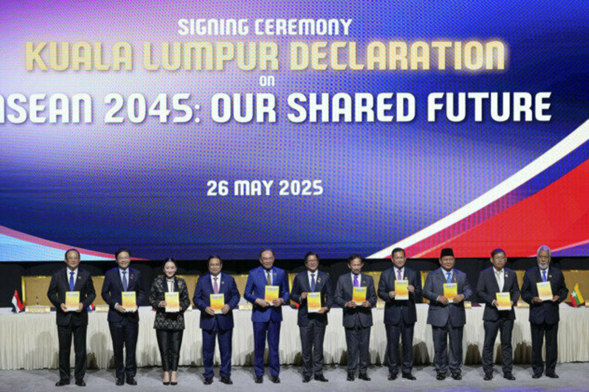 ASEAN leaders sign Kuala Lumpur Declaration