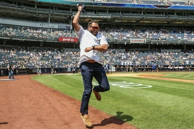 Yankees trim facial hair policy, permit 'well-groomed beards'