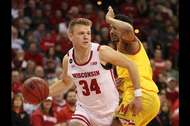 Wisconsin ready for road test at No. 15 Michigan St.