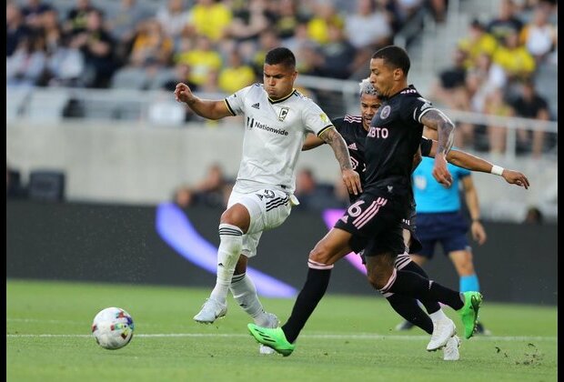 Rare goal from Luis Diaz lifts Crew past Inter Miami