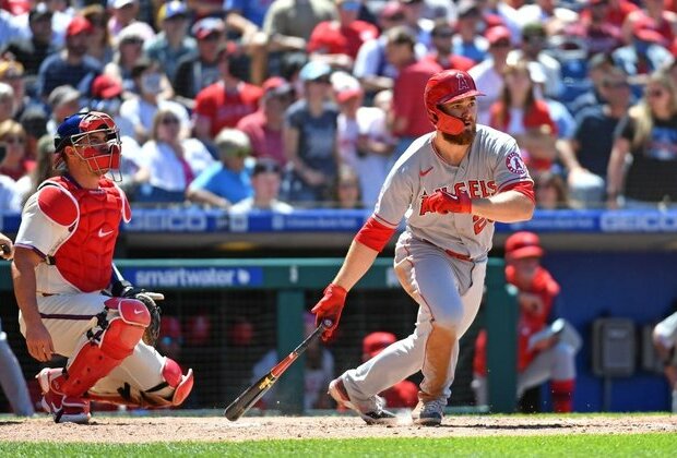 Phillies' Bryson Stott hits walk-off blast; Angels' skid at 11