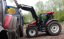 Mixed farm looks to Valtra's G and A series to meet its loader needs