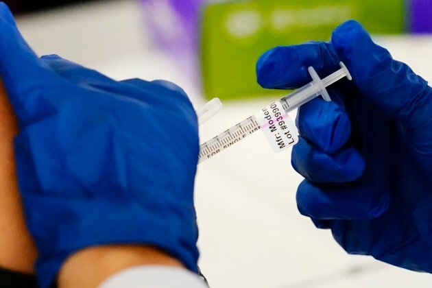 White House Urges Americans to Get COVID, Flu Shots Before Year-End
