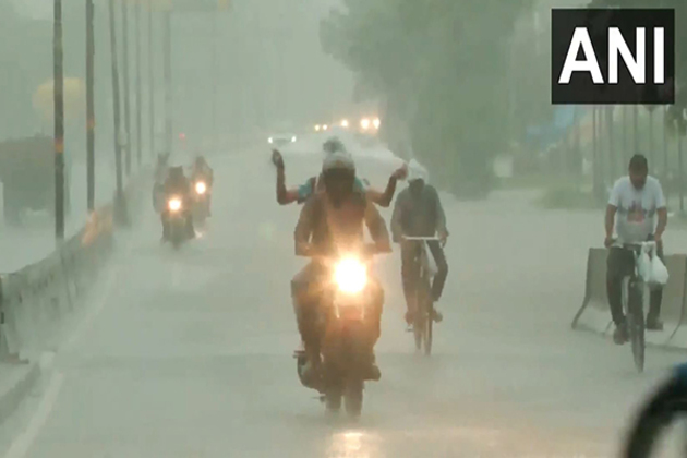 Uttar Pradesh: Schools closed in Lucknow due to heavy rain; Ayodhya area flooded after Saryu river overflows