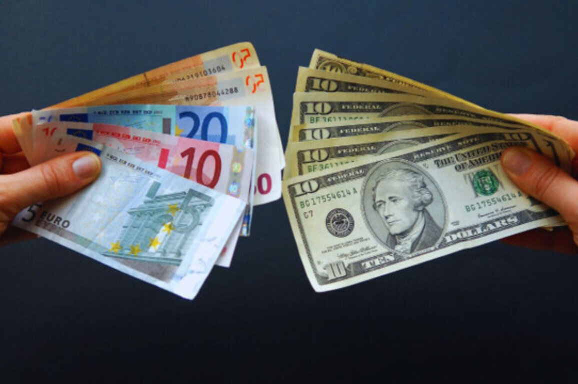 Dollar Drops, Euro Hits 4-Year High!